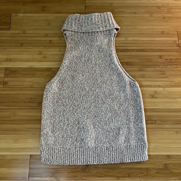 Madewell Wool Blend Turtleneck Cutaway Sweater-Vest Tan Cream - Medium - Picture 4 of 13